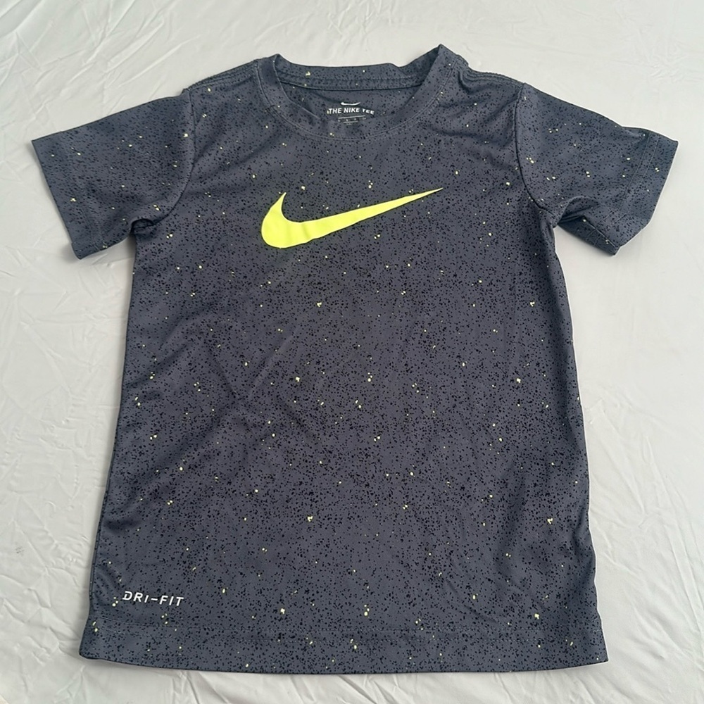Nike Just Do It gray black neon yellow graphic short sleeve performance t-shirt